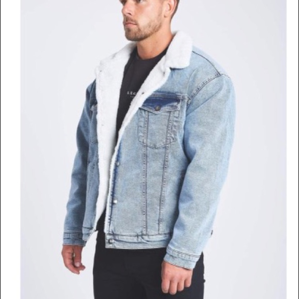 LEGEND LONDON Acid Washed Denim Jacket - White Fur